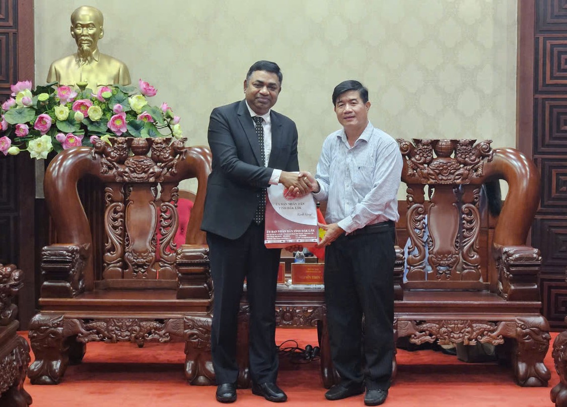 UBND tỉnh Đắk Lắk chào xã giao Đoàn công tác Tổng Lãnh sự quán Ấn Độ tại TP. Hồ Chí Minh